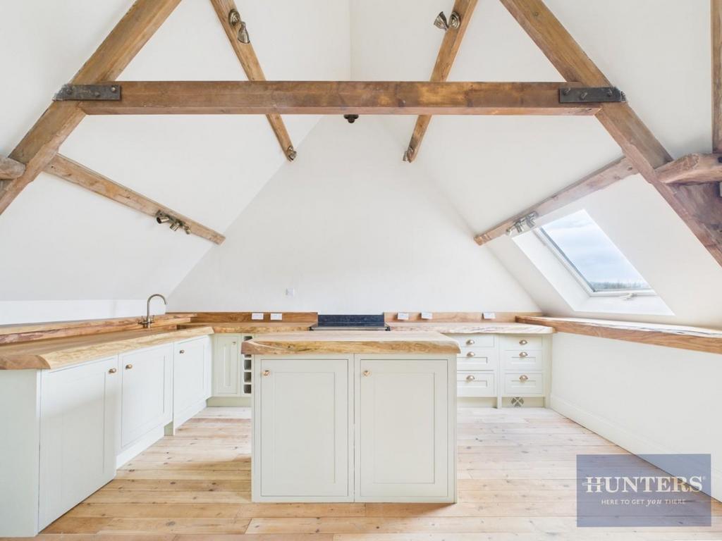 Kitchen / Living Area