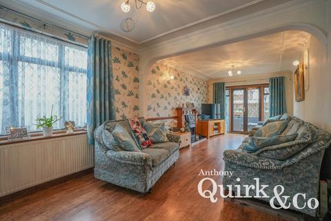 5 bedroom chalet for sale, Runnymede Road, Canvey Island, SS8