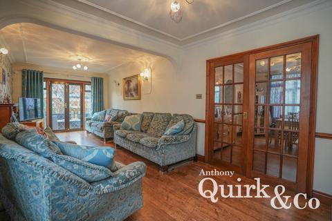 5 bedroom chalet for sale, Runnymede Road, Canvey Island, SS8