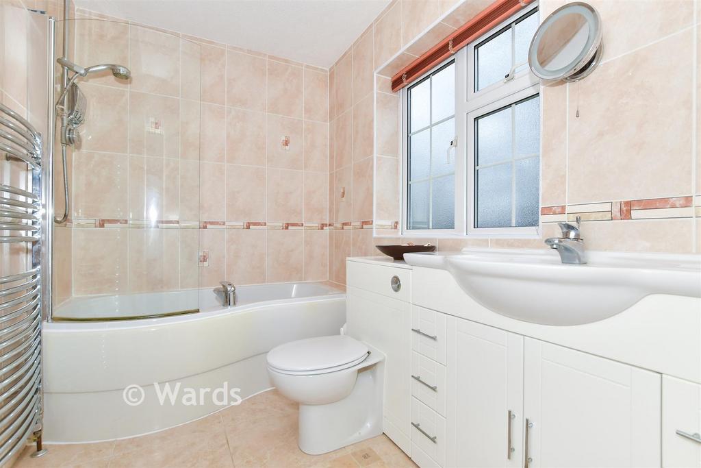 En-Suite Bathroom