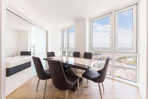 2 bedroom flat to rent, High Street, London E15