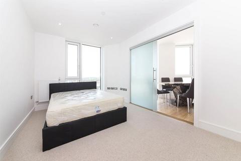 2 bedroom flat to rent, High Street, London E15