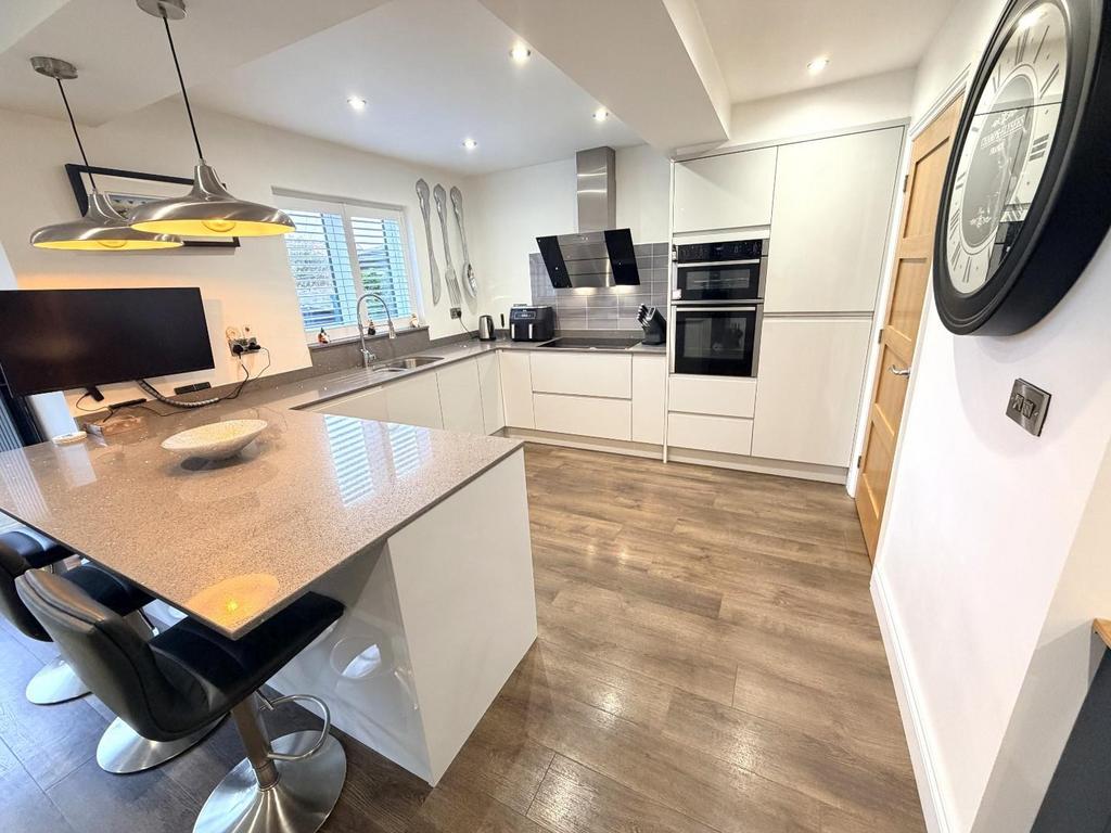 Kitchen/diner/sitting room