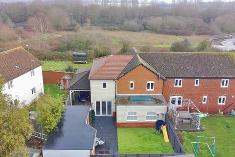 4 bedroom semi-detached house for sale, Wright Mead, Chelmsford
