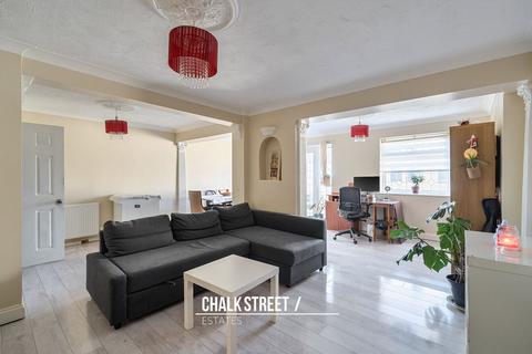 3 bedroom terraced house for sale, Manston Way, Hornchurch, RM12