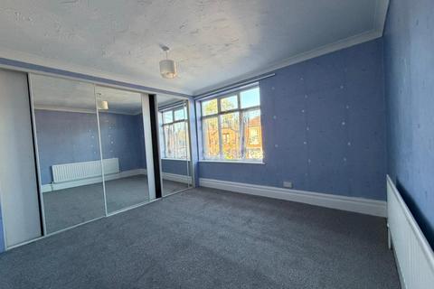 2 bedroom property to rent, South Road SO17
