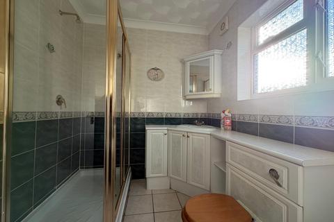 2 bedroom property to rent, South Road SO17