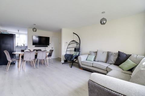 2 bedroom apartment for sale, Templewood Court, Hadleigh SS7
