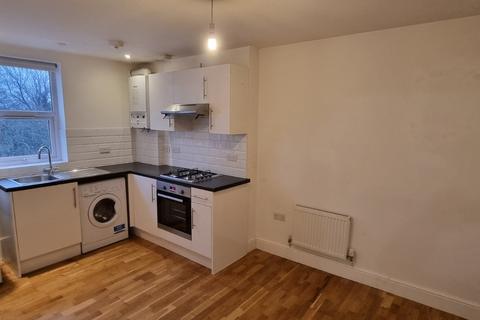 2 bedroom flat to rent, 23 Elmers End Road, London SE20