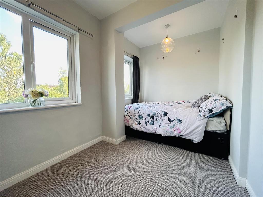 Bed 3.jpg
