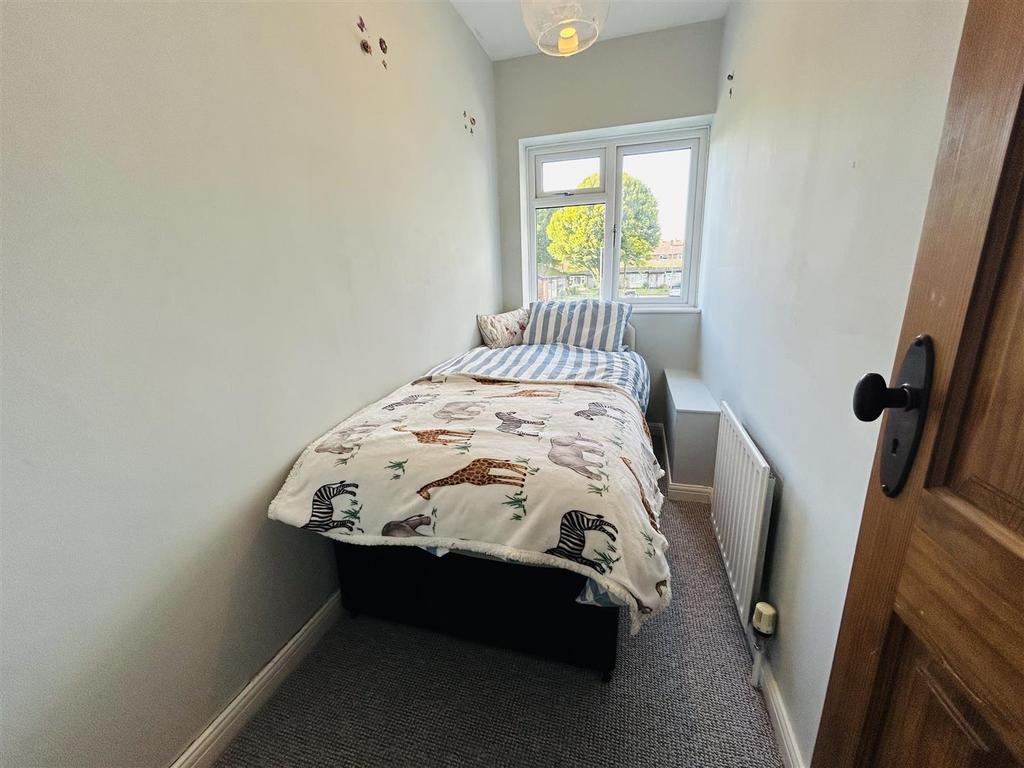 Bed 4.jpg
