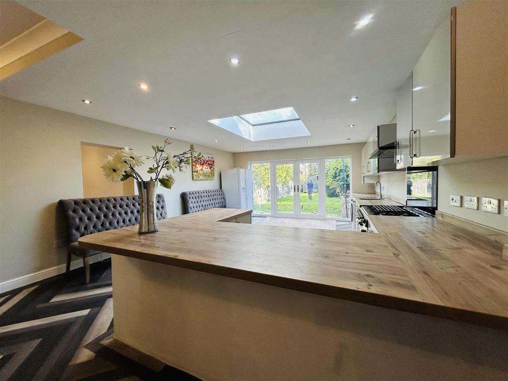 Kitchen 3.jpg