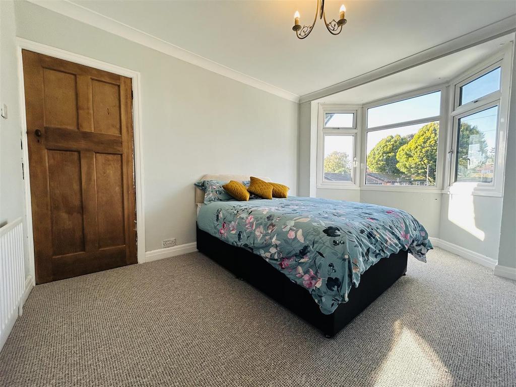 Bed 1.jpg