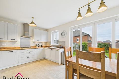 3 bedroom semi-detached house for sale, Barnet Chase, Sherburn In Elmet