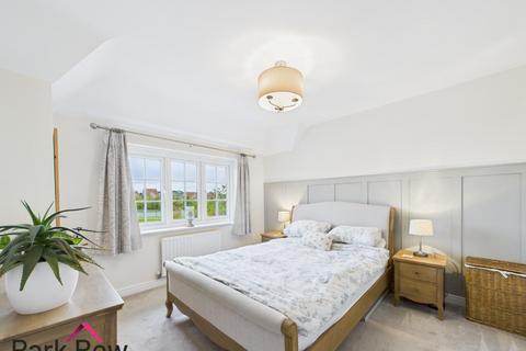 3 bedroom semi-detached house for sale, Barnet Chase, Sherburn In Elmet