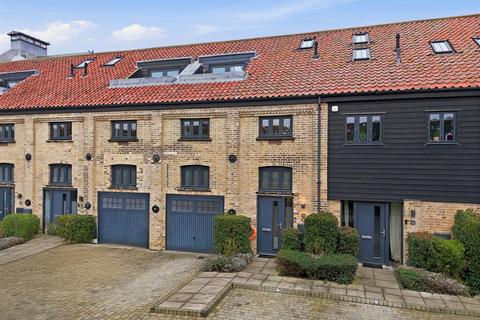 3 bedroom character property for sale, Watton Road, Ware SG12