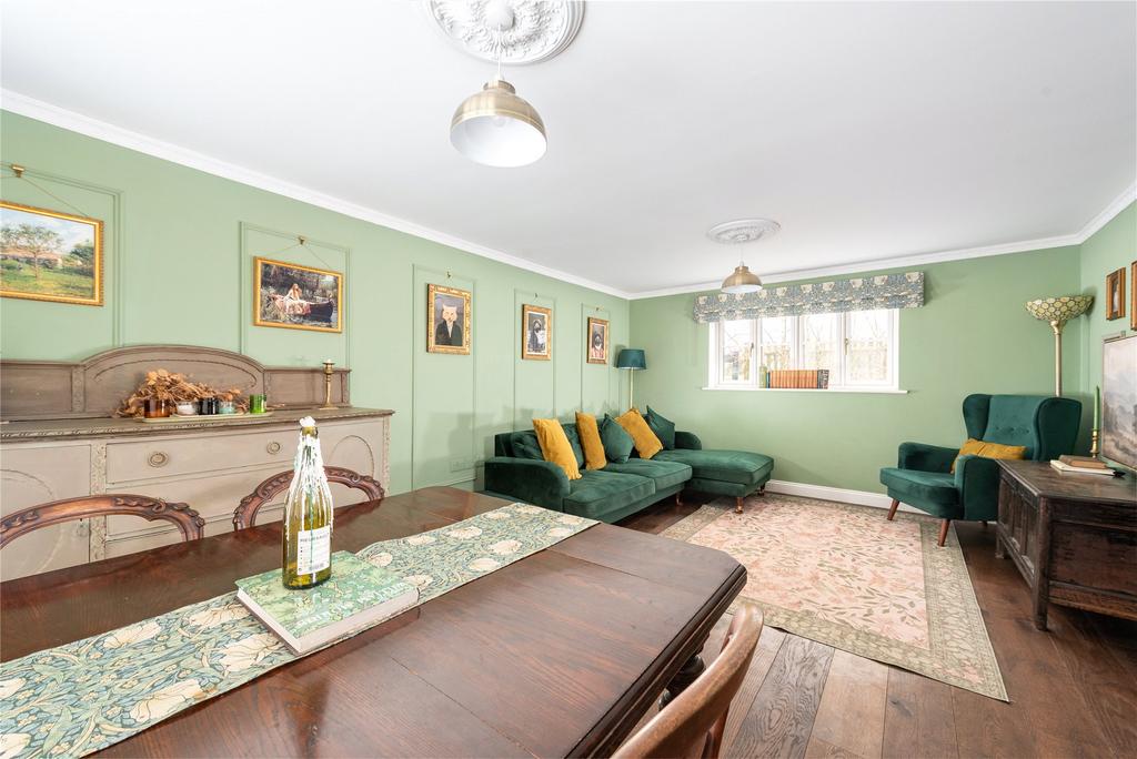 Sitting/Dining Room
