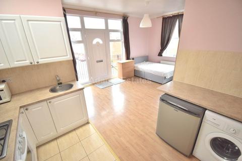 1 bedroom flat to rent, London Road, Reading