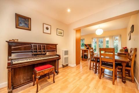 undefined, Wills Crescent, Hounslow TW3