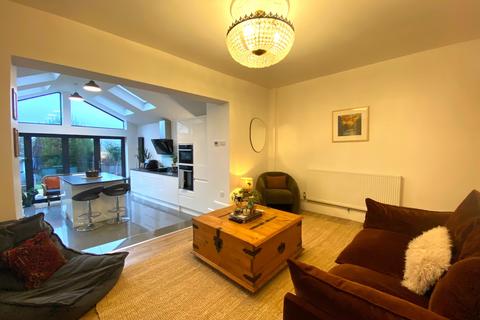 3 bedroom terraced house to rent, Broughton Road, Banbury OX16