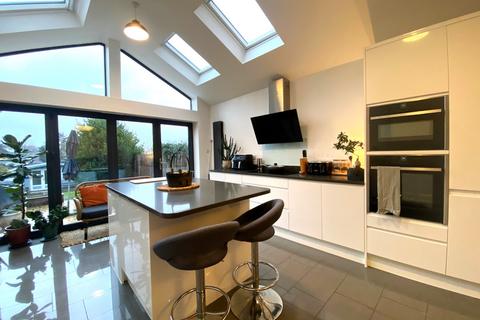 3 bedroom terraced house to rent, Broughton Road, Banbury OX16