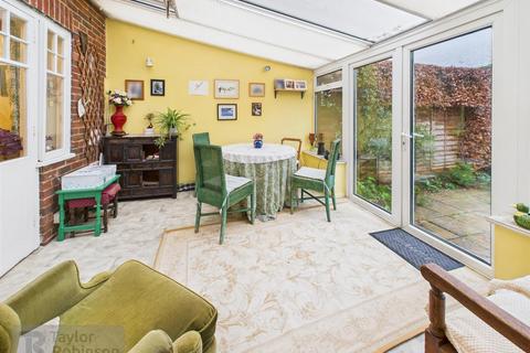 3 bedroom semi-detached house for sale, Newlands Road, Southgate, Crawley