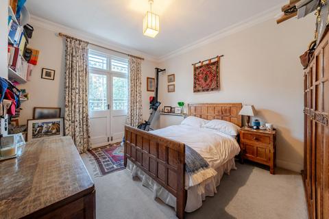 2 bedroom flat for sale, Thornton Avenue, London, SW2