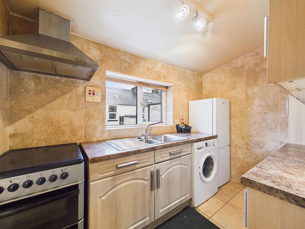 Kitchen: