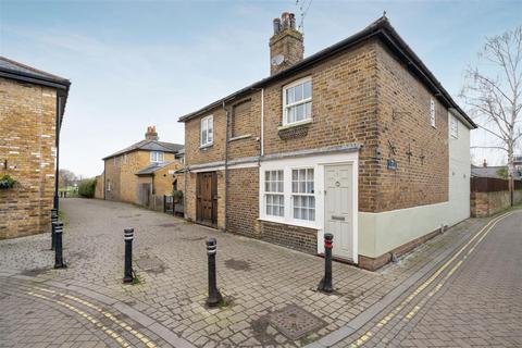 2 bedroom end of terrace house for sale, Brocas Street, Eton