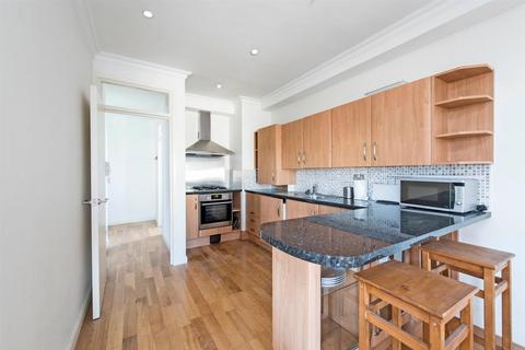 1 bedroom flat for sale, Chelverton Road, London