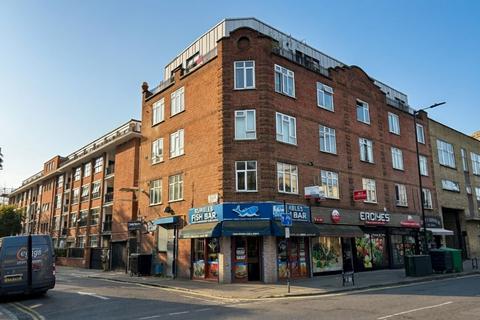 4 bedroom flat for sale, Flat 32 Classic Mansions, Well Street, Hackney, London, E9 7QH