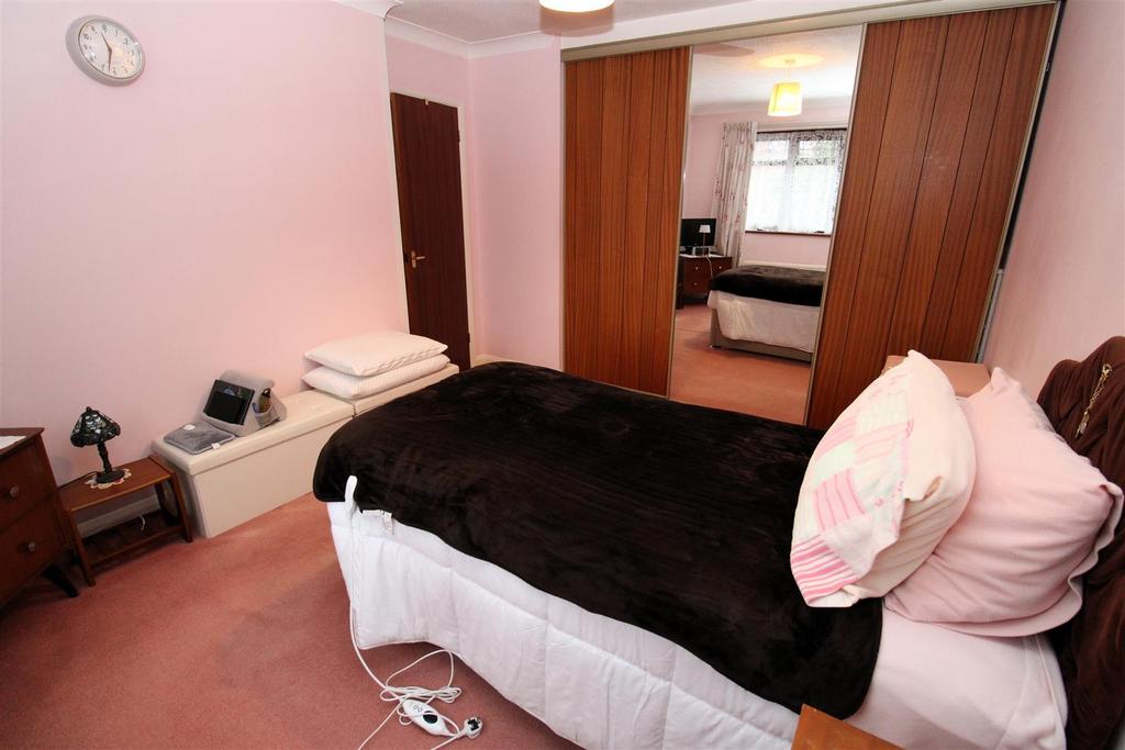 Bed 1(1).JPG