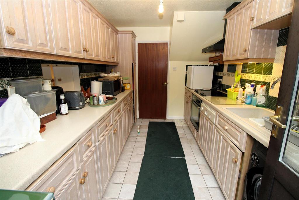 Kitchen1.JPG