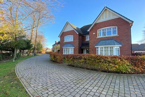 5 bedroom detached house for sale, Norton Close, Norton, Stourbridge, DY8