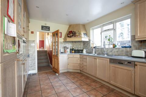5 bedroom semi-detached house for sale, Grove Park, Cambewell, SE5