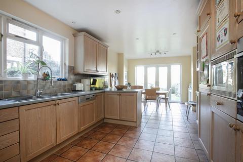 5 bedroom semi-detached house for sale, Grove Park, Cambewell, SE5