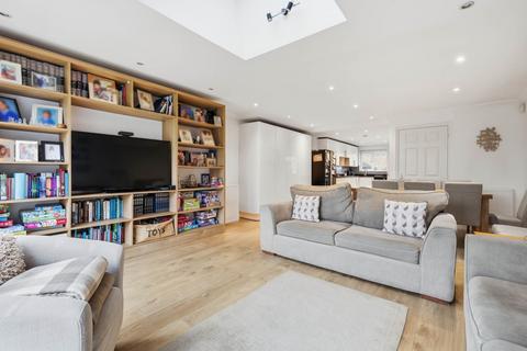 4 bedroom end of terrace house for sale, Alconbury Close, Borehamwood