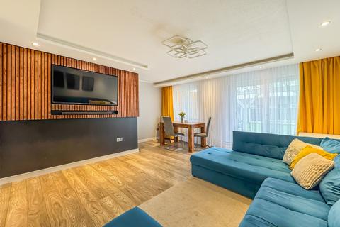 2 bedroom end of terrace house for sale, Aureole Walk, Newmarket, Suffolk
