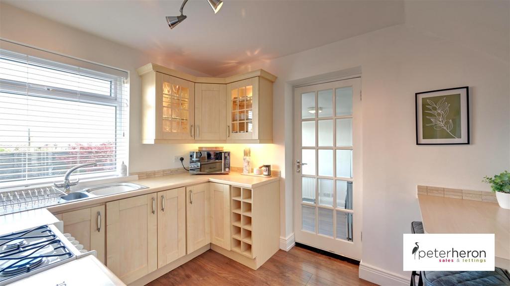 Breakfasting Kitchen
