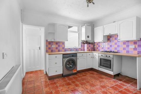 2 bedroom flat to rent, Camden Terrace, Brighton, BN1