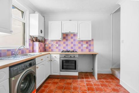 2 bedroom flat to rent, Camden Terrace, Brighton, BN1