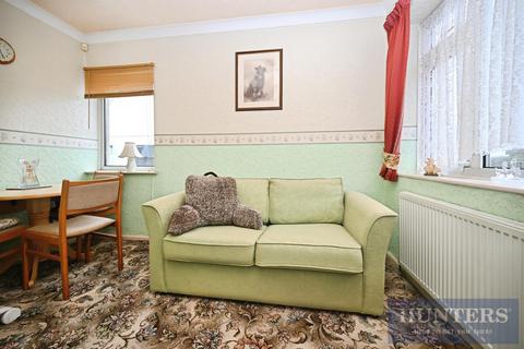 2 bedroom semi-detached bungalow for sale, Banksfield Avenue, Yeadon, Leeds