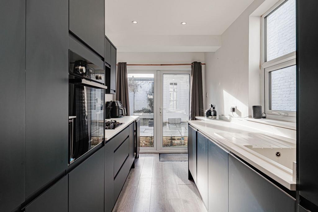 Kitchen (2)