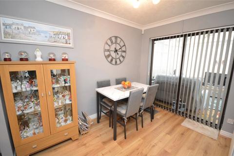 3 bedroom semi-detached house for sale, Thirlmere Close, Leeds, West Yorkshire