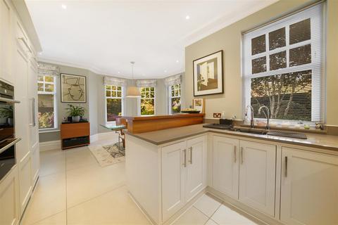 4 bedroom semi-detached house for sale, Westmead, Putney
