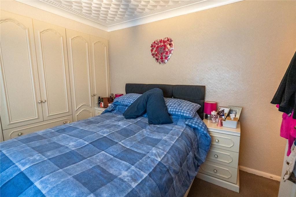 Bedroom 1 (2)