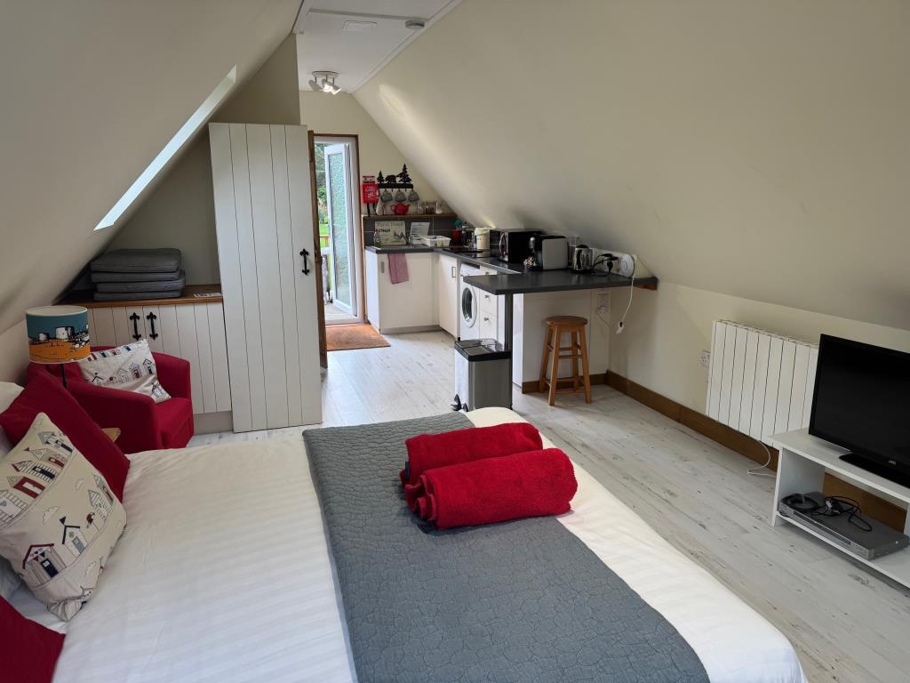Studio-open plan living room-bedroom-kitchen