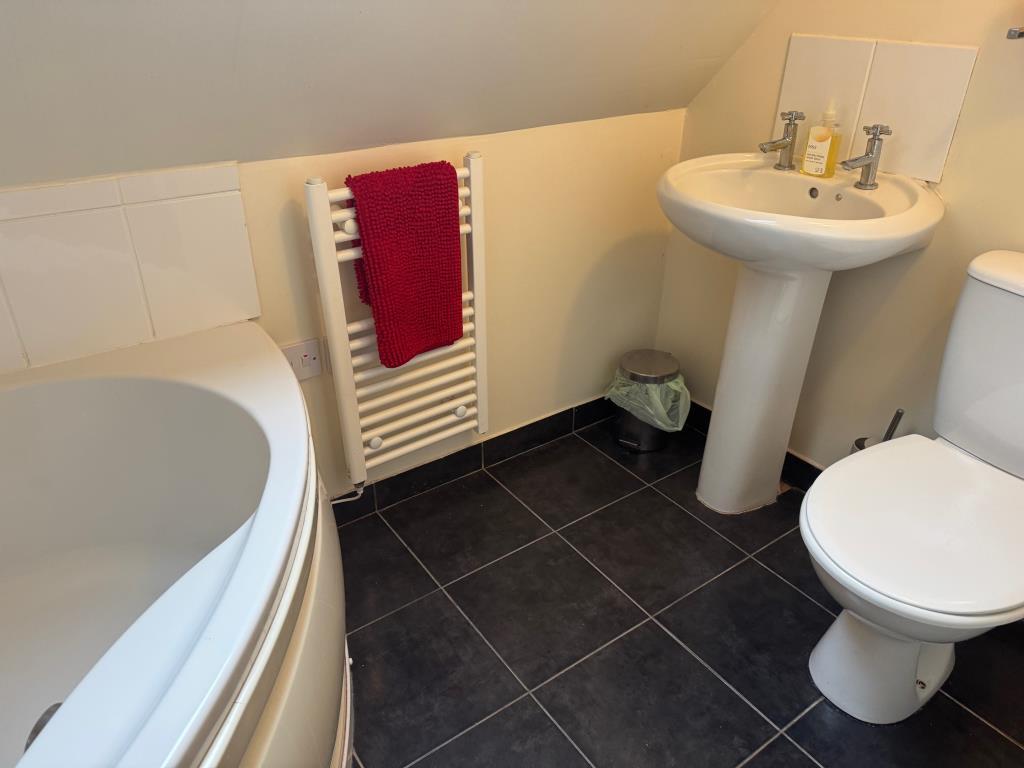 Studio-bathroom