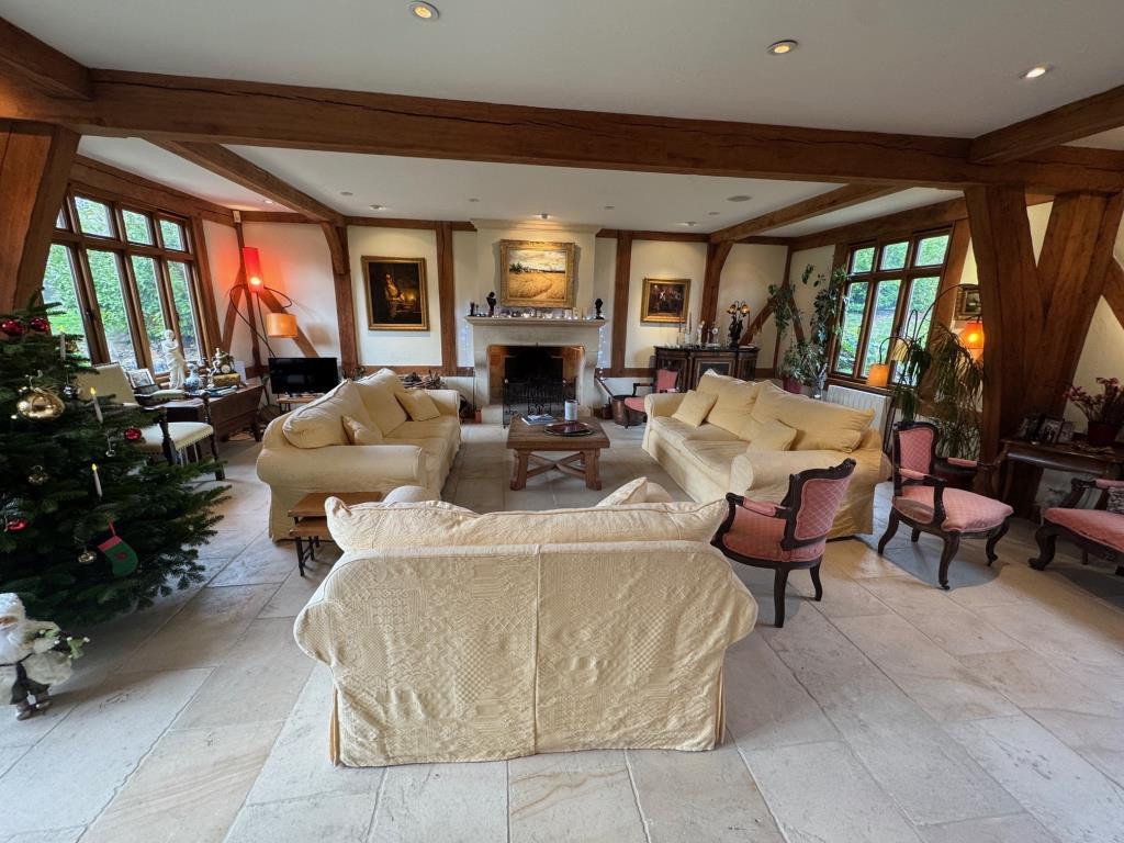 Froggies-main sitting room