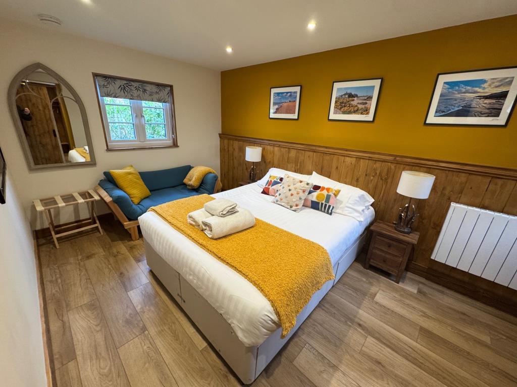 Woodpecker Lodge-bedroom